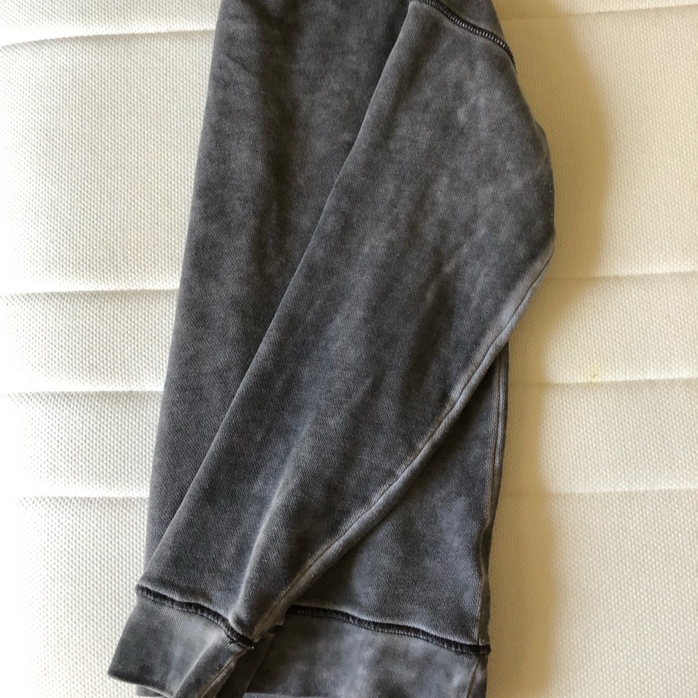 American Eagle Relaxed Sweater - Picture 2 of 4